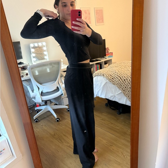 ALO Yoga Black High-Rise Wide-Leg Pants - Picture 2 of 2